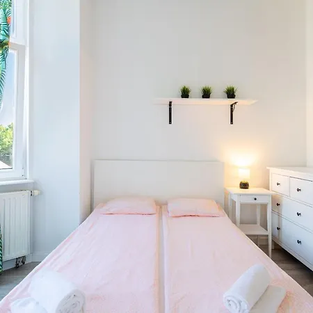 Victus Functional With 2 Bedrooms In The Center By Renters Apartmán *