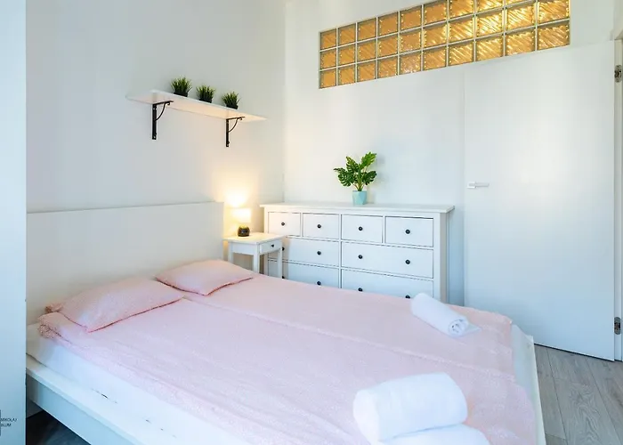 Appartement Victus Functional Apartments With 2 Bedrooms In The City Center By Noclegi Renters *